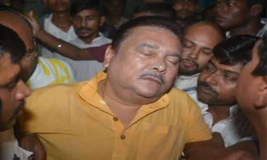 Elevator, Disaster, Madan Mitra, Metro Rail