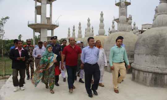 Tangail Deputy Commissioner visited the world-famous 201domed mosque, tangail dc, gopalpur news mosque, mosque news.