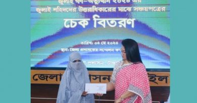 জুলাই গণ-অভ্যুত্থানে শহিদদের উত্তরাধিকারের মাঝে সঞ্চয়পত্রের চেক বিতরণ